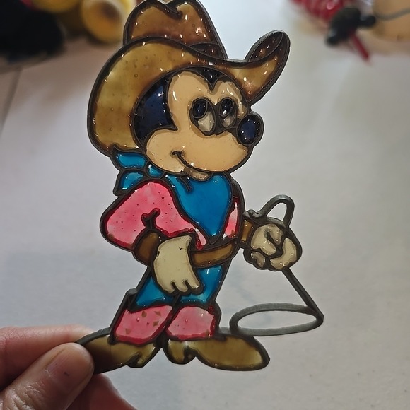 Disney Mickey Mouse Window Hanger Cowboy Mickey Lasso Resin Metal 3.5"x 5"‎ - Picture 2 of 3